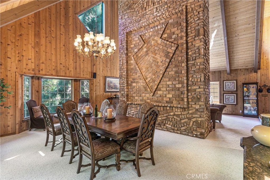 27421 Cedarwood Drive Property Photo 4