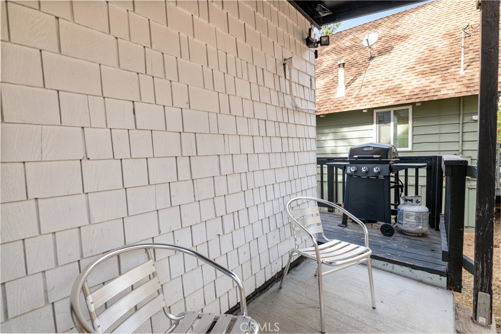 688 Main Property Photo 5