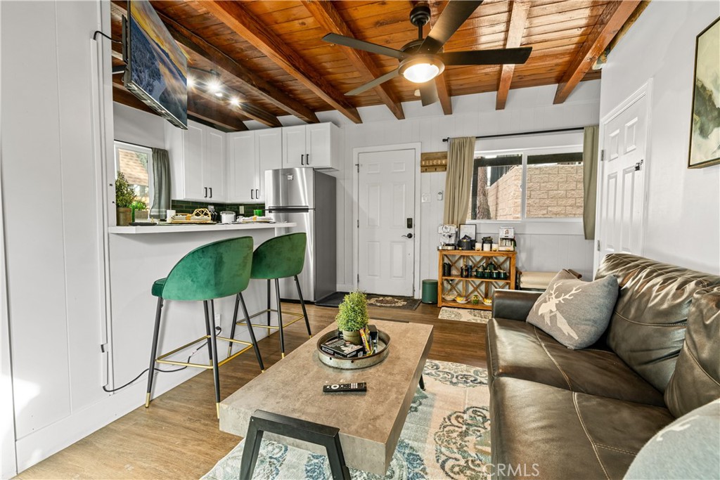 688 Main Property Photo 8