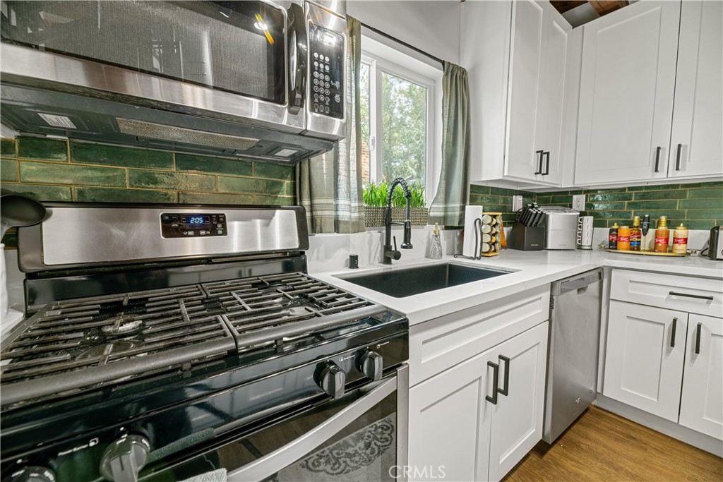 688 Main Property Photo 12