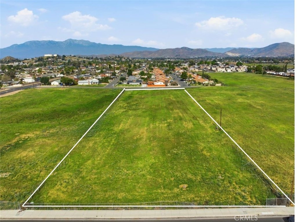 9131 Limonite Property Photo 3