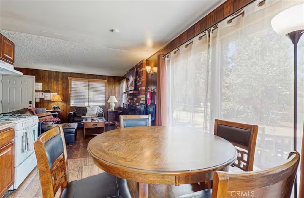 665 Metcalf Property Photo 9