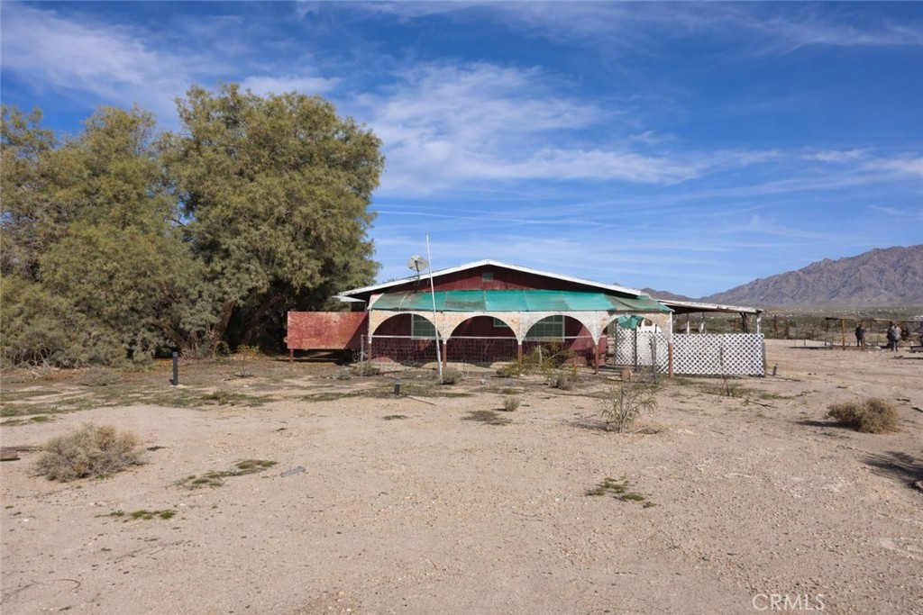 88020 Amboy Property Photo 2