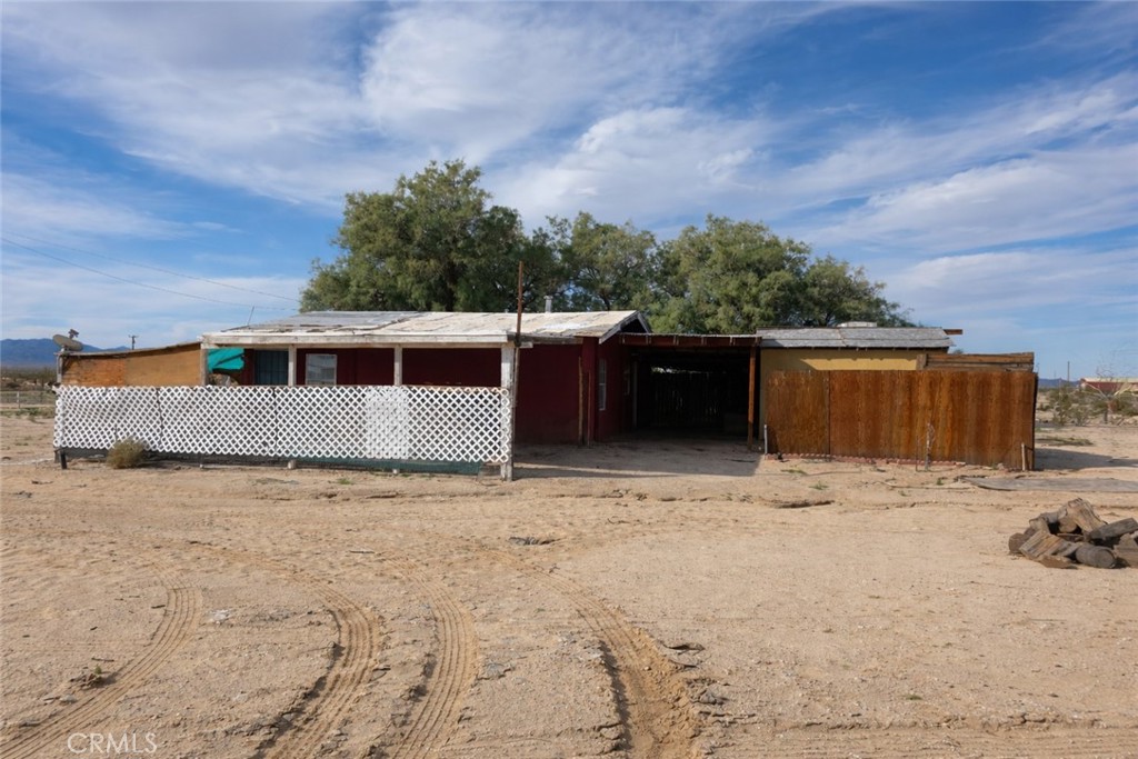 88020 Amboy Property Photo 3