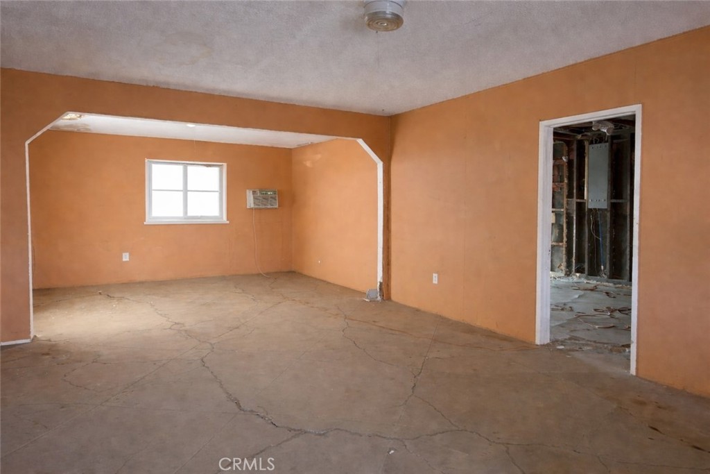 88020 Amboy Property Photo 5