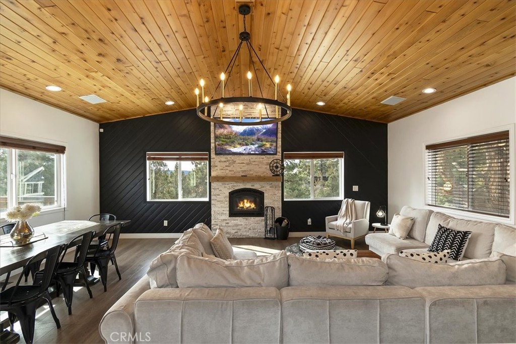 1051 Mound Property Photo 1
