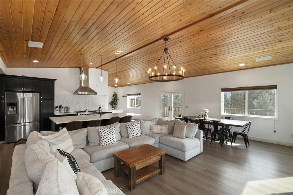 1051 Mound Property Photo 7