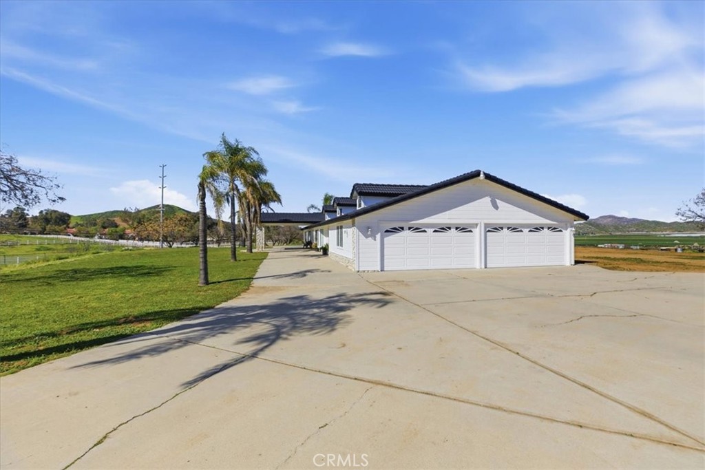 30100 Maxine Property Photo 9