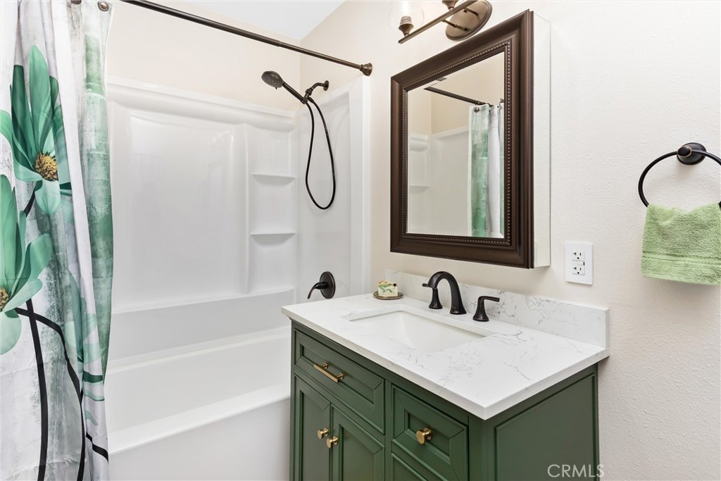 193 N Maple Avenue Property Photo 8