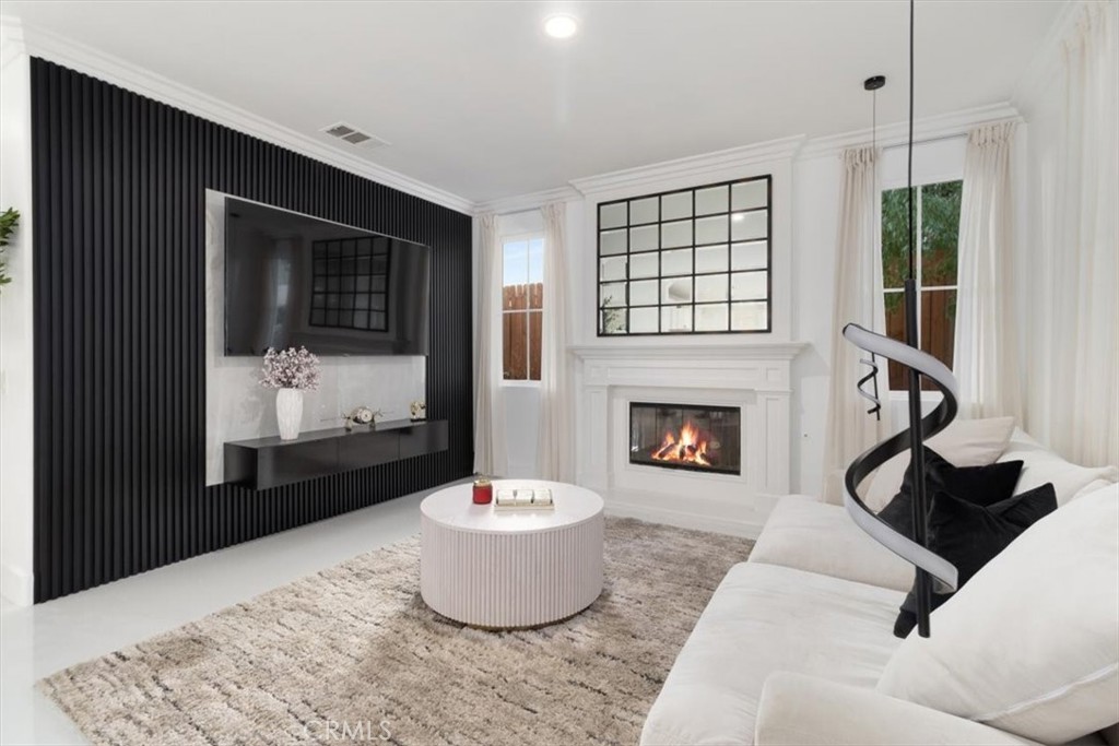 27569 Bottle Brush Property Photo