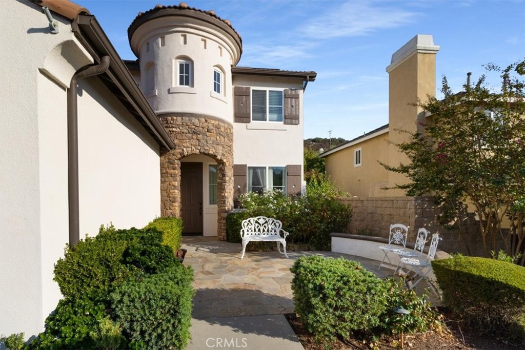 27569 Bottle Brush Property Photo 5