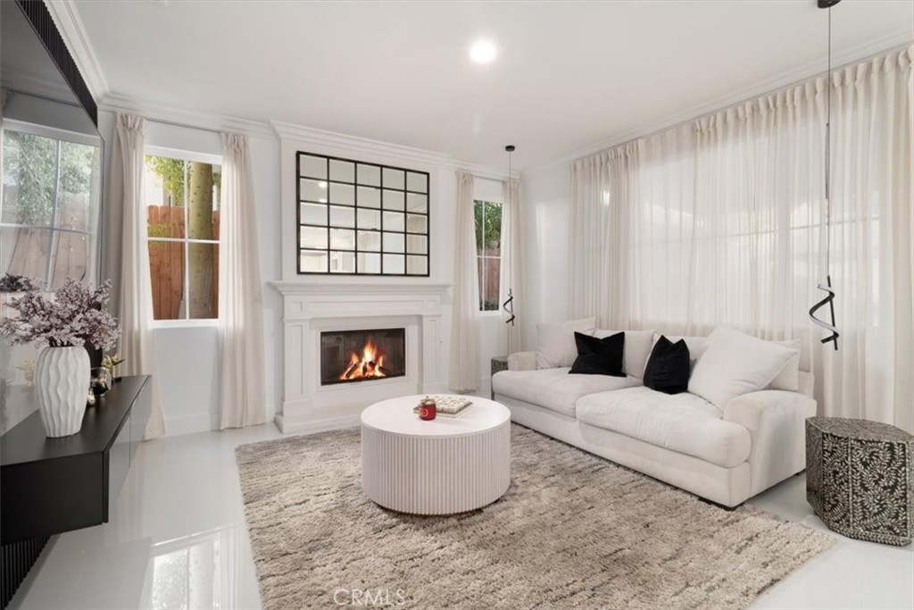 27569 Bottle Brush Property Photo 6