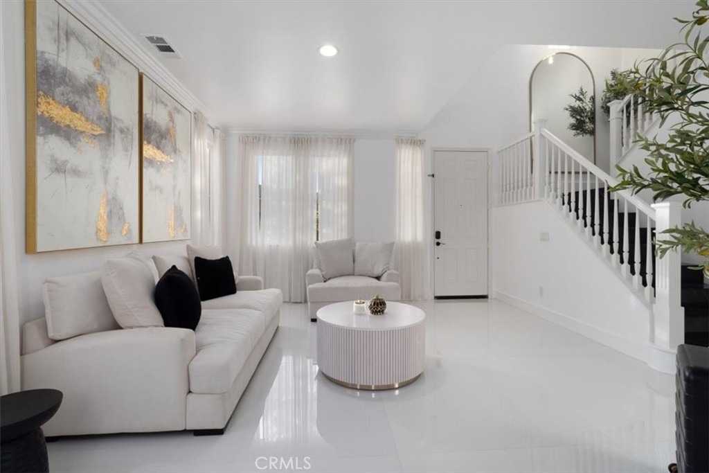 27569 Bottle Brush Property Photo 10