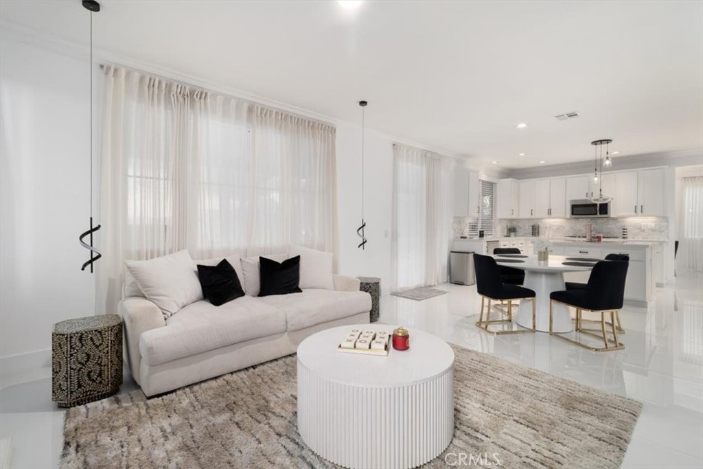 27569 Bottle Brush Property Photo 11