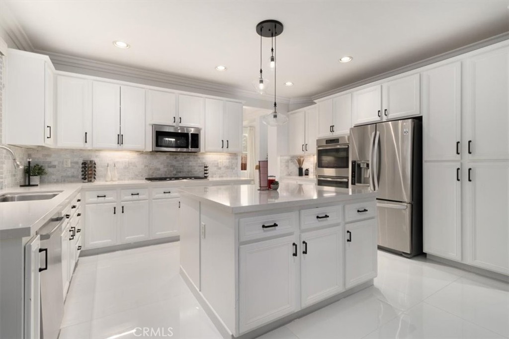 27569 Bottle Brush Property Photo 16