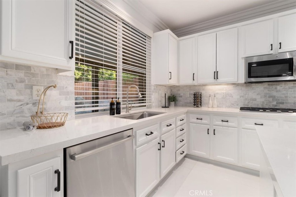 27569 Bottle Brush Property Photo 17