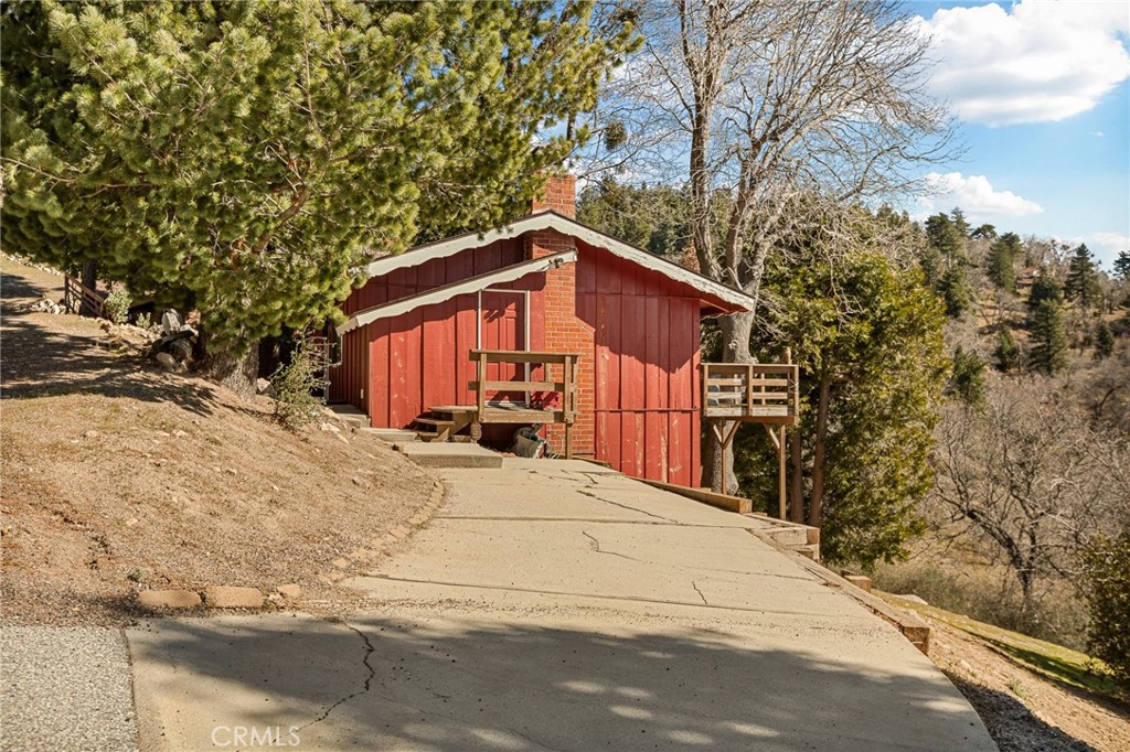 30509 Live Oak Property Photo 4