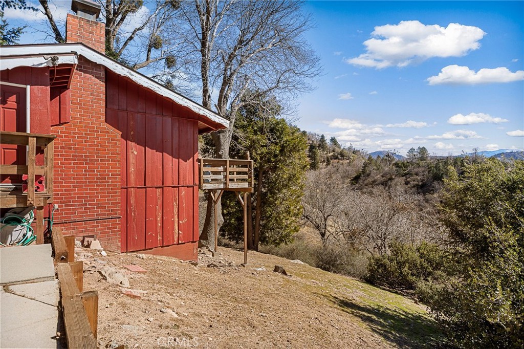 30509 Live Oak Property Photo 5
