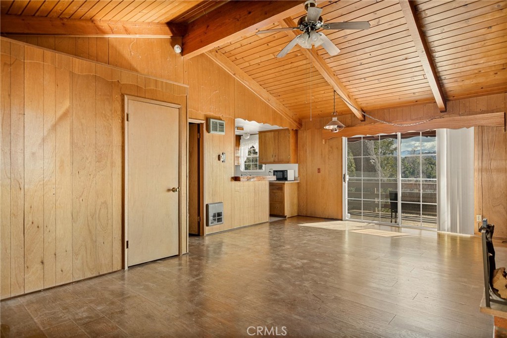30509 Live Oak Property Photo 7