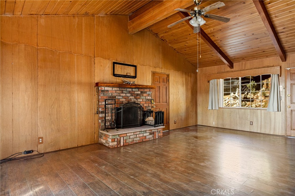 30509 Live Oak Property Photo 9