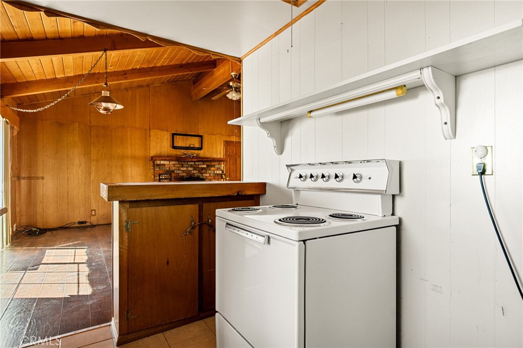 30509 Live Oak Property Photo 11