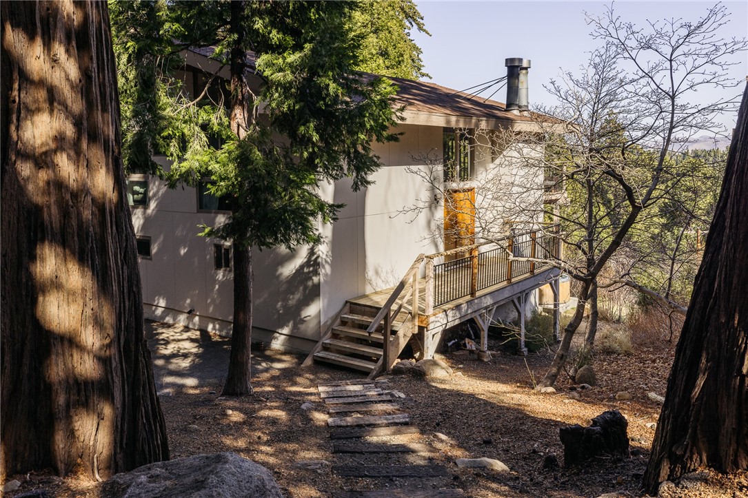 859 Strawberry Peak Property Photo 1