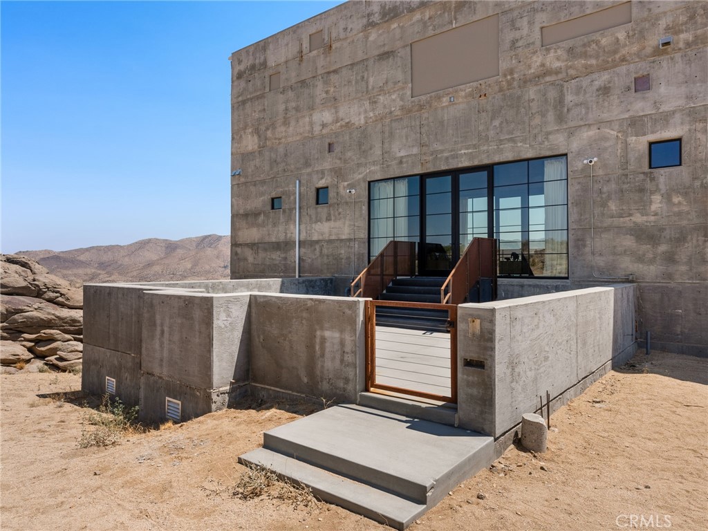 60240 Juniper Property Photo 1