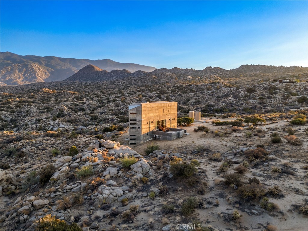 60240 Juniper Property Photo 5