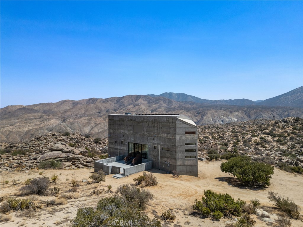 60240 Juniper Property Photo 6