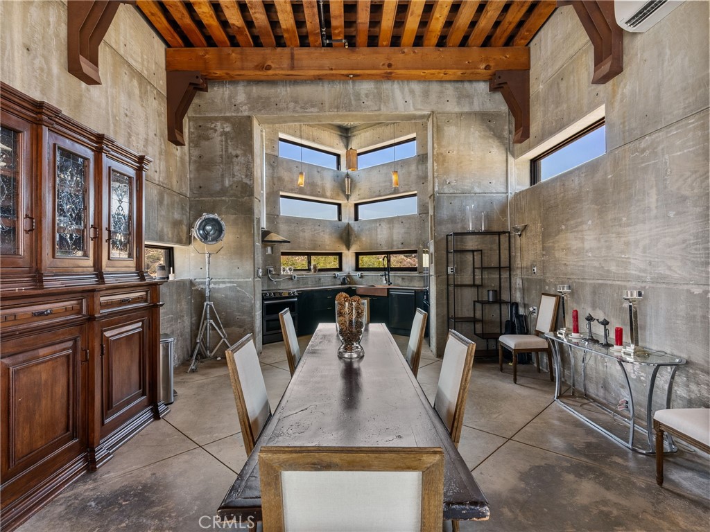 60240 Juniper Property Photo 8