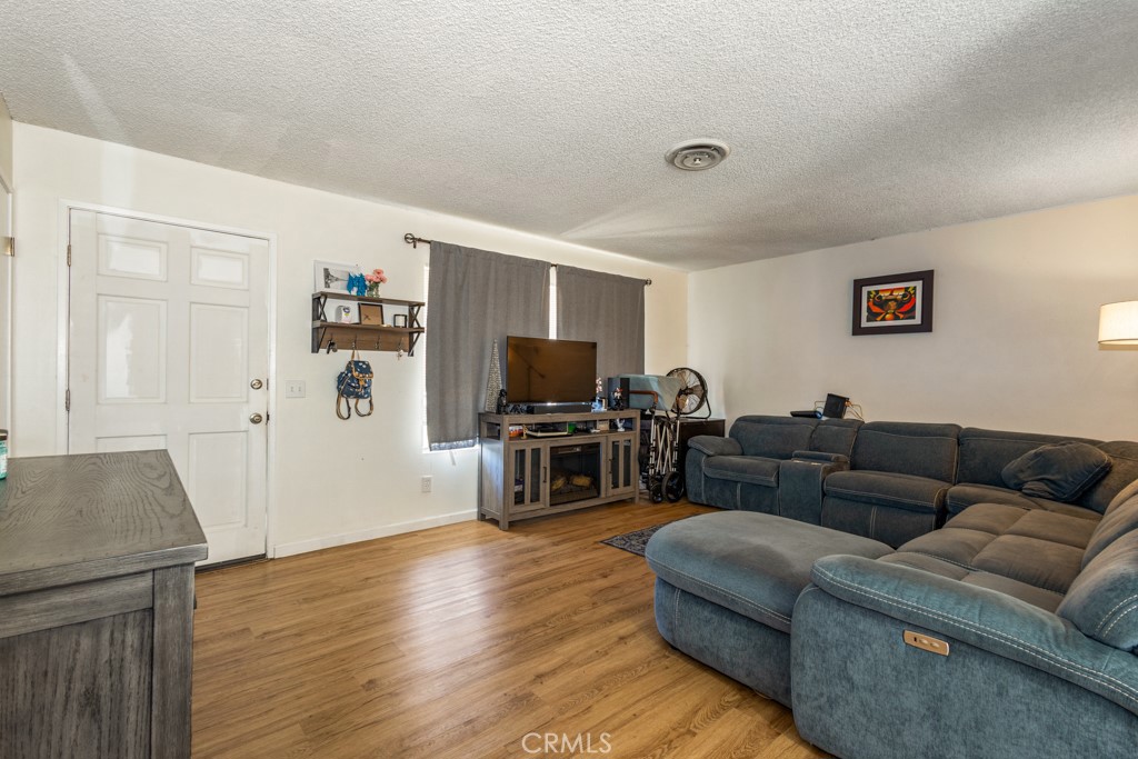 516 Onyx Property Photo 5