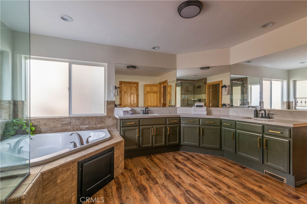 1002 White Mountain Property Photo 13