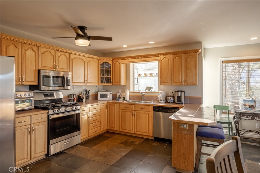 852 Cameron Property Photo 10