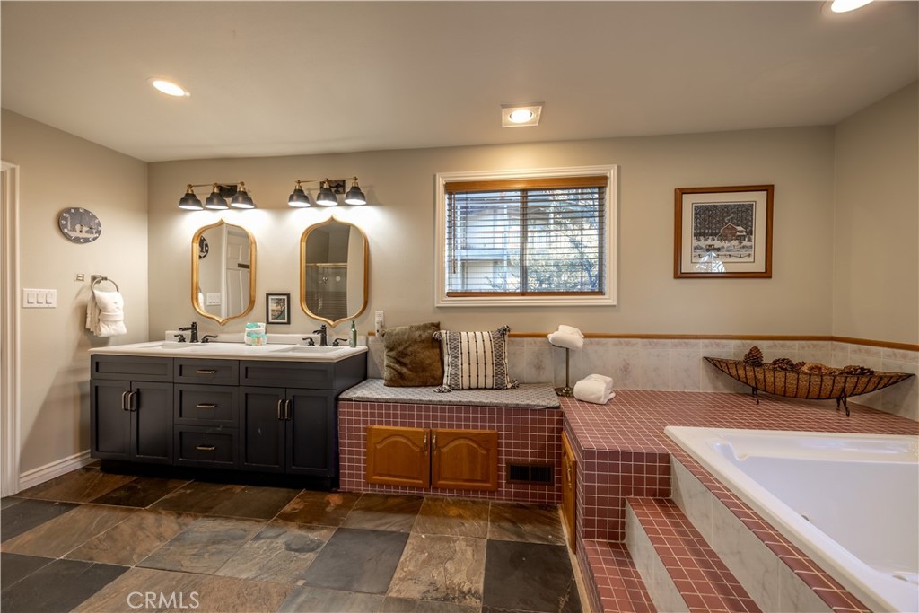 852 Cameron Property Photo 23