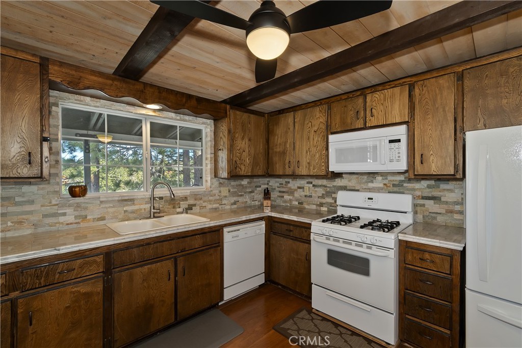 43291 Shasta Property Photo 15