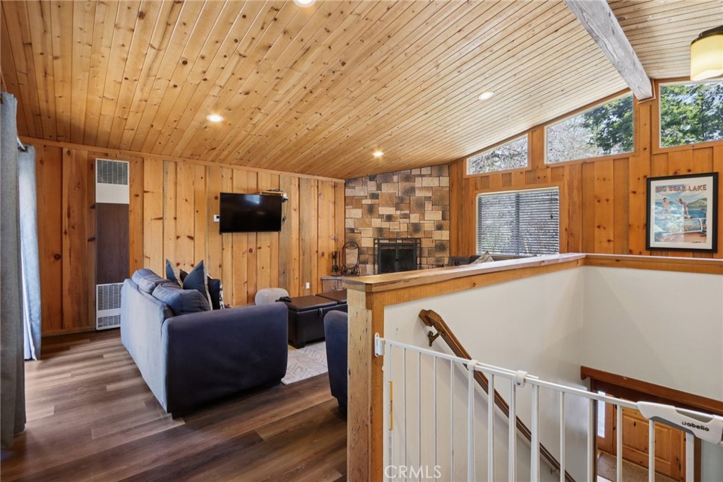 788 Silver Tip Property Photo 34