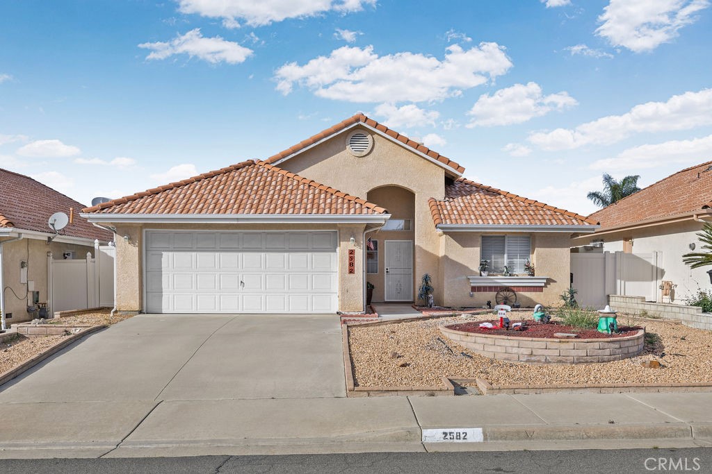 2582 Alegre Property Photo 1