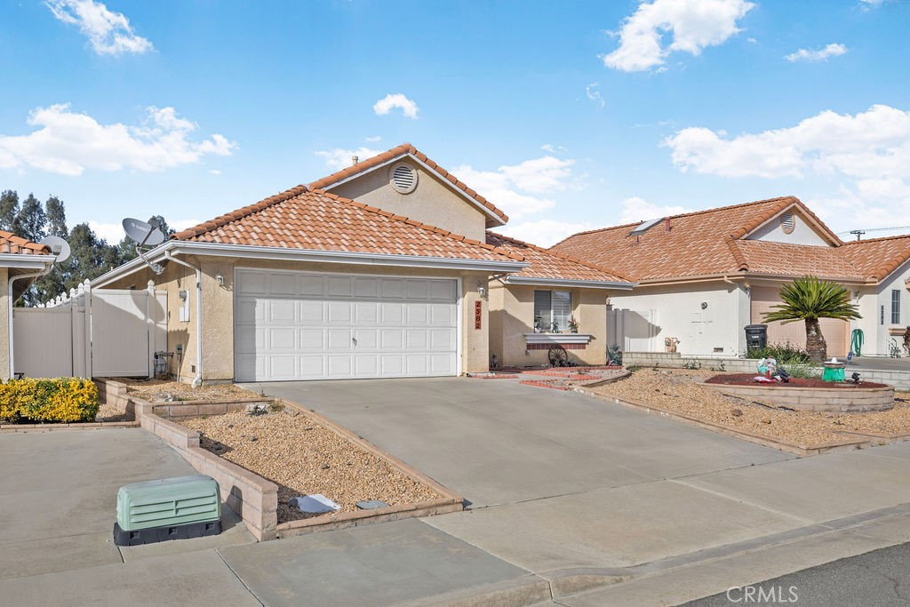 2582 Alegre Property Photo 2