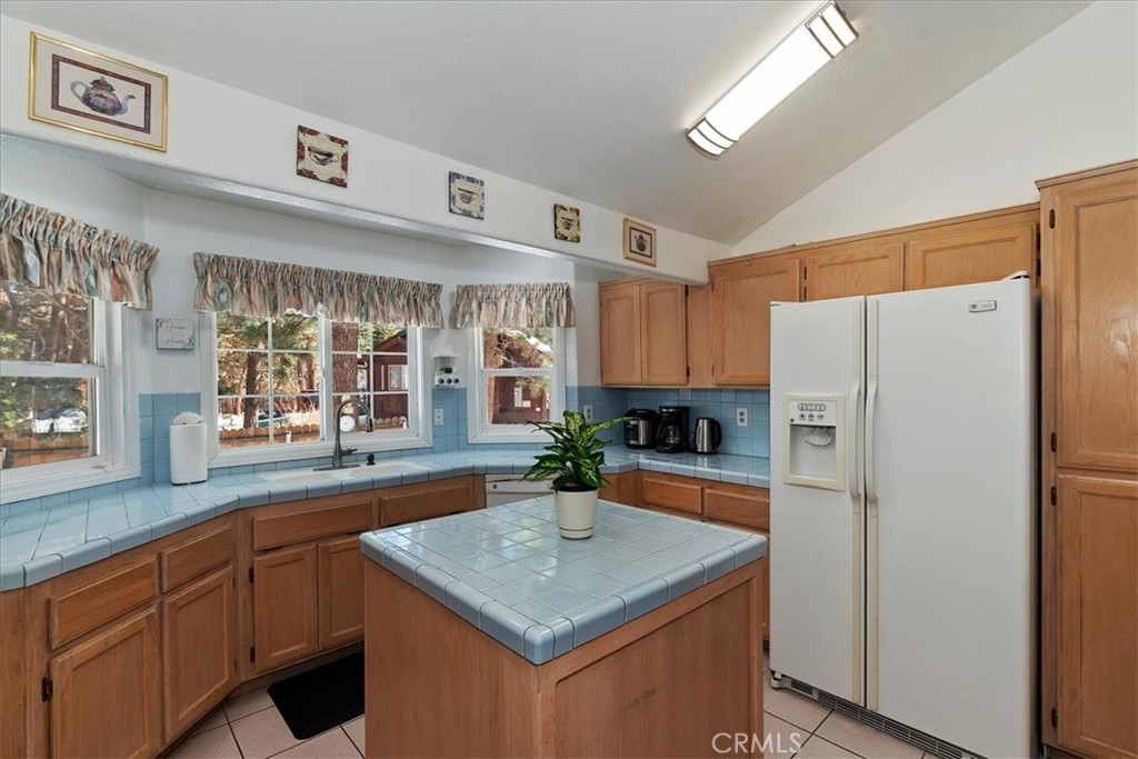 737 E Mountain View Property Photo 13