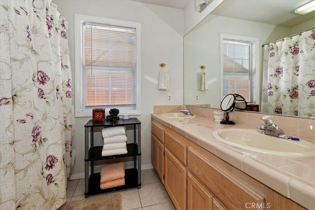 737 E Mountain View Property Photo 29