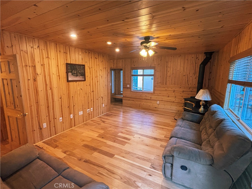 33308 Iris Drive Property Photo 3