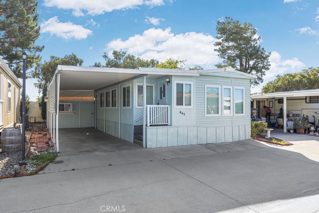 842 Acorn Property Photo 1
