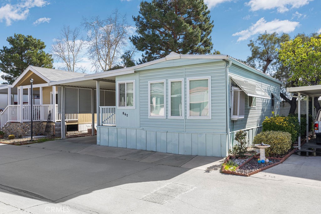 842 Acorn Property Photo 3