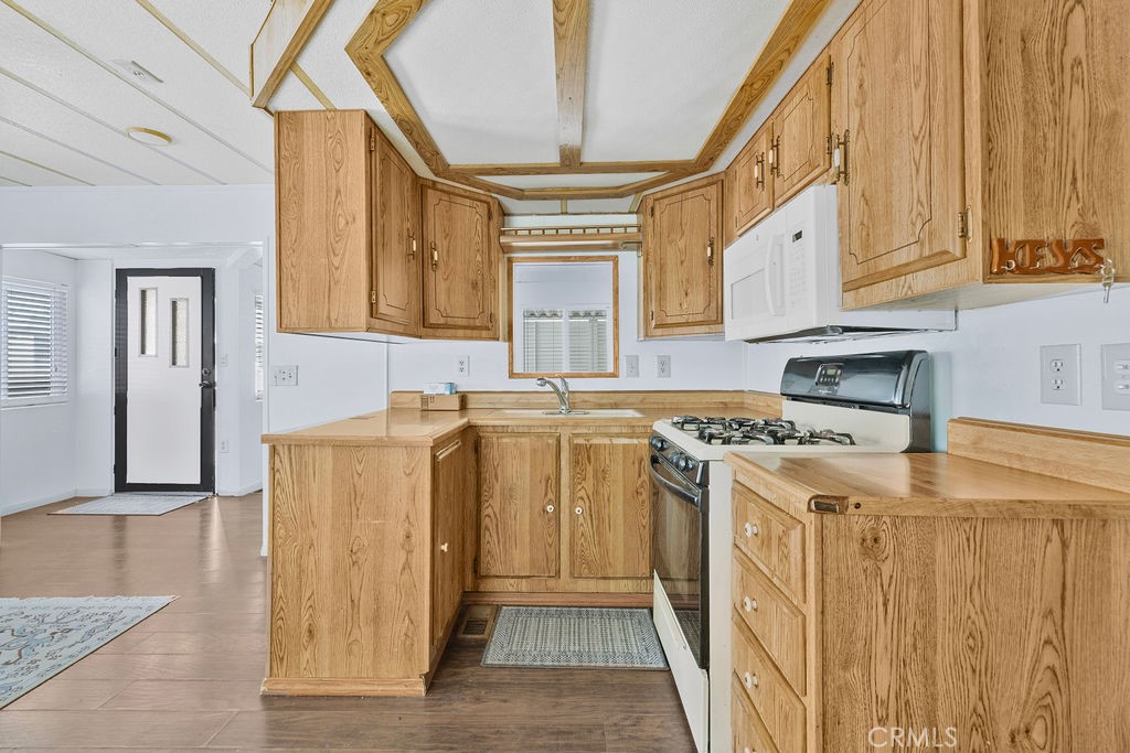 842 Acorn Property Photo 10