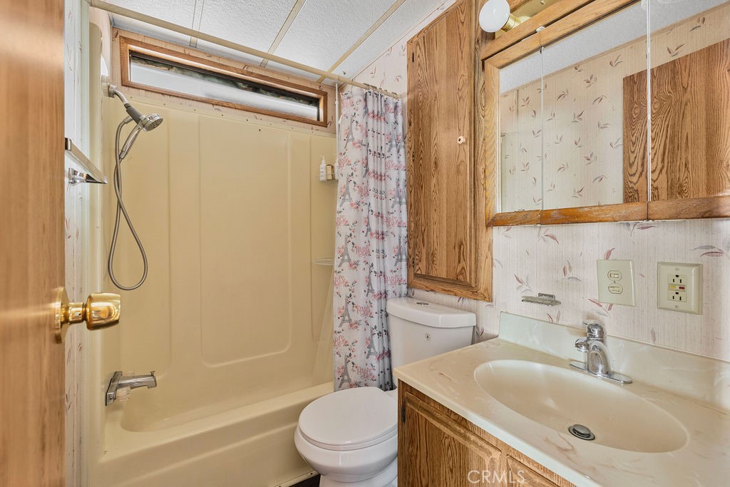 842 Acorn Property Photo 12
