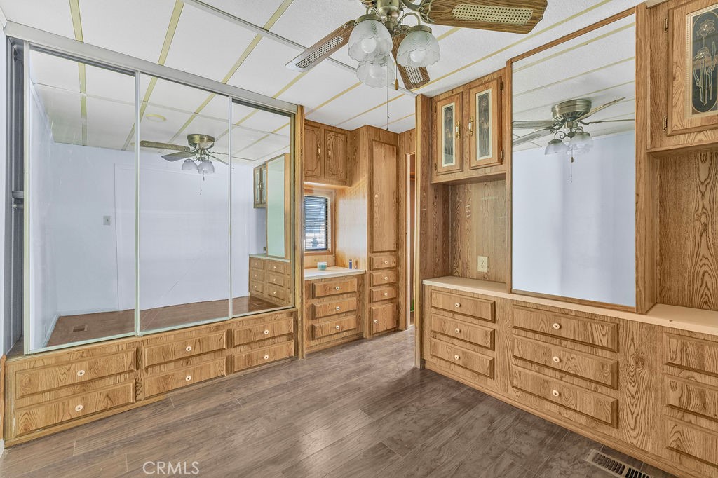 842 Acorn Property Photo 14