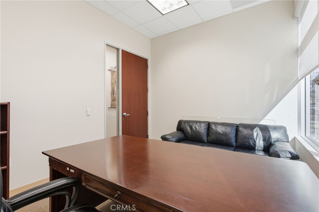 5839 Pine Ave 103 Property Photo 10