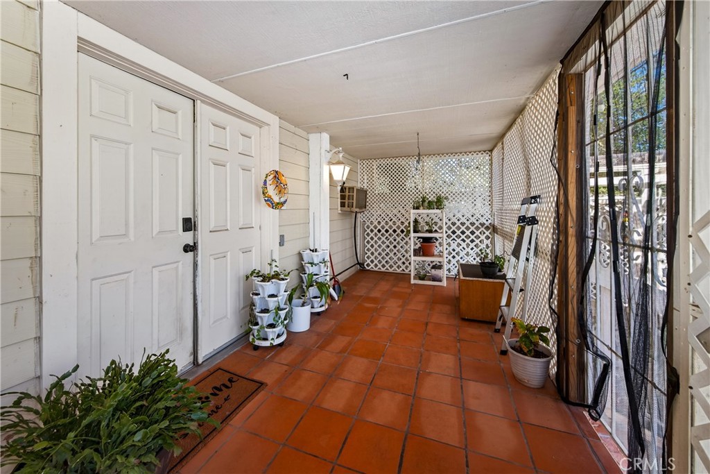 45670 Big Horn Property Photo 6