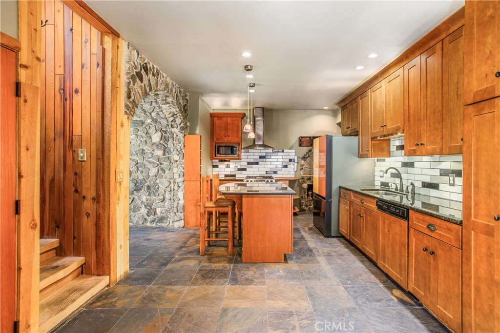 9323 Cedar Dr. Property Photo 5