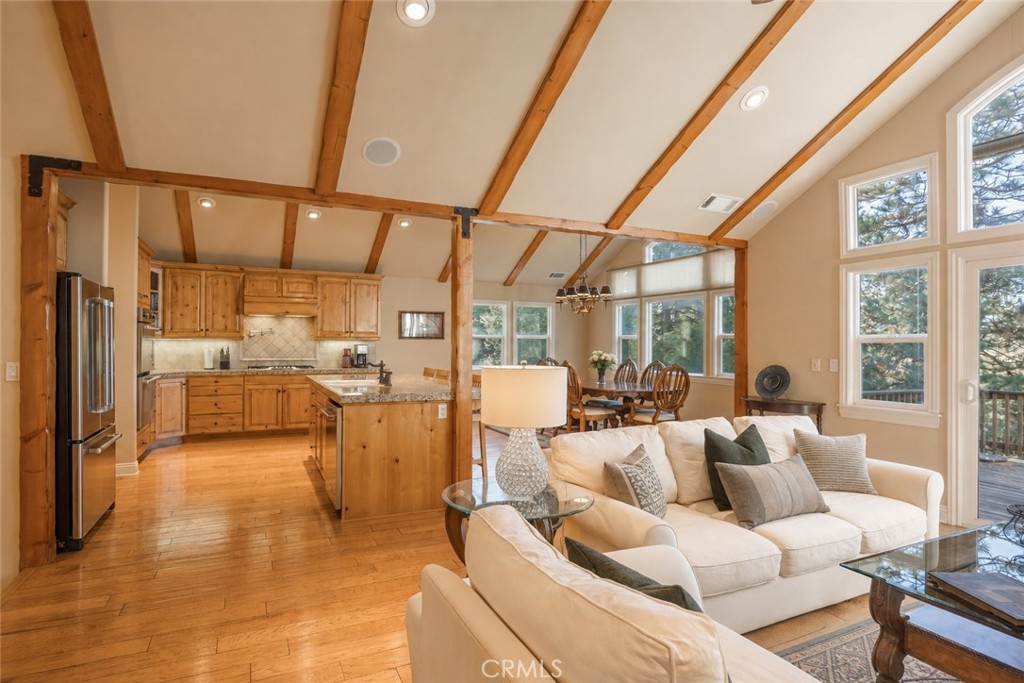 173 Grizzly Road Property Photo 6